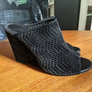 Joie Kellie Perforated Wedge Mule black sz 37